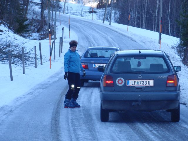 Eisglatte Strasse ins Preintal