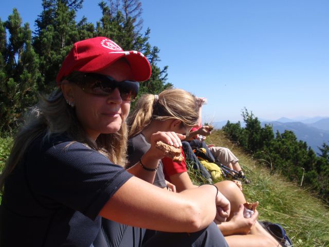 Zwischenstop vor Rauem Kamm
Sonja, Elisabeth, ...