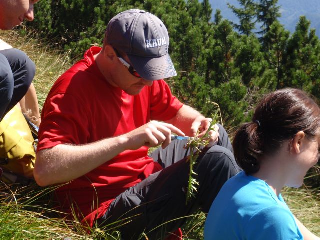 Zwischenstop vor Rauem Kamm
Dr. Z beim Verzehr von einem Jägerherz