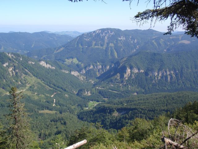 Zwischenstop im Waldanstieg von der Bärenlacke
Blick in die Ötschergräben