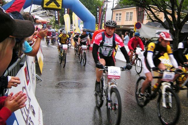 Start in Bad Goisern bei Regen